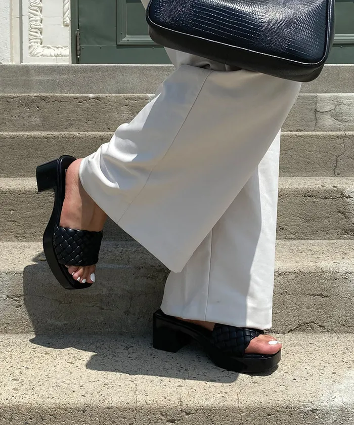 Goldy Sandals Black Stella Women Dolce Vita Mules and Clogs