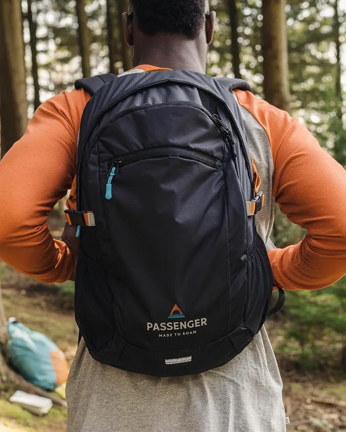 Passenger Backpacks and Bags WomenMen Track Recycled 30L Backpack Black Black